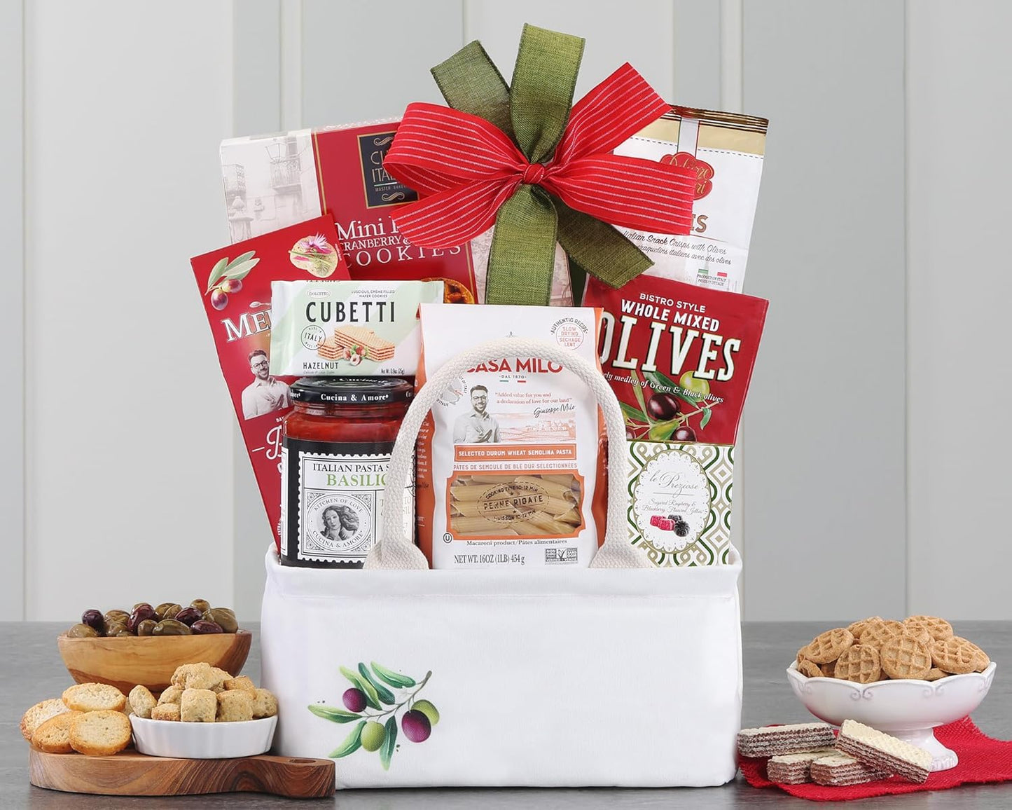 Taste of Italy Gourmet Gift Basket Italian Snacks, Pasta, Sauce, Treats | Taste The Planets