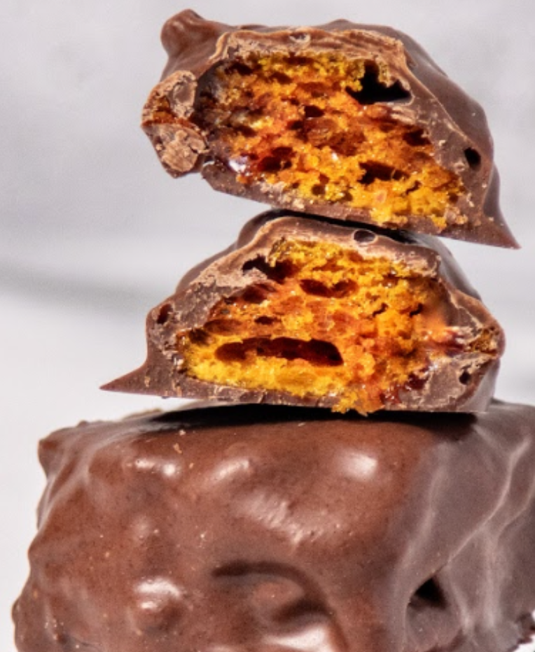 Traditional Honeycomb Candy with pure honey, crunchy and chewy delight